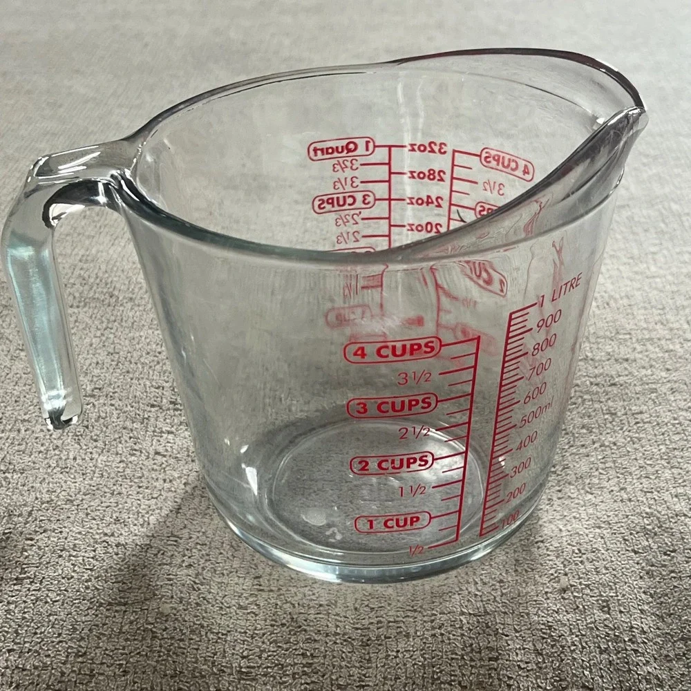 Anchor Hocking Glass Measuring Cup 4 Cup 1 Quart 32oz Red Graphics Dual Spout